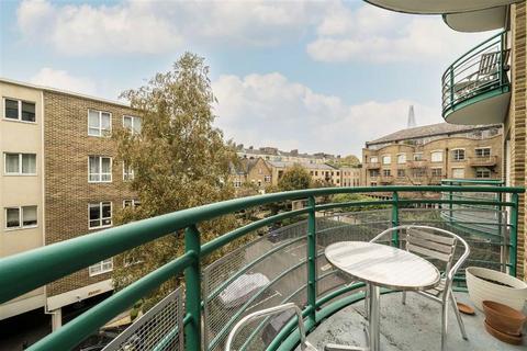 2 bedroom flat to rent, Millennium Square, London SE1