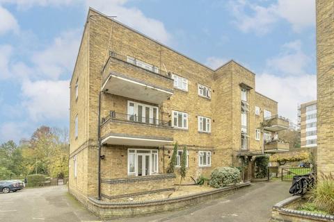 4 bedroom flat to rent, Jebb Avenue, London SW2