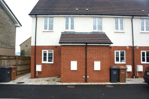 3 bedroom townhouse to rent, Amberley Mews, Andover, SP10