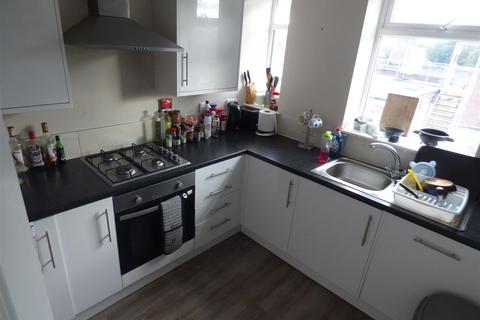 2 bedroom flat to rent, Wilbraham Road, Manchester M21