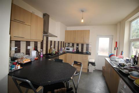 5 bedroom semi-detached house to rent, *£115pppw* Lenton Boulevard, Lenton, NG7 2DQ