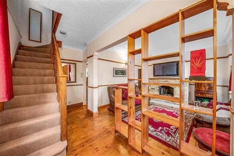 3 bedroom semi-detached house for sale, Central Avenue, Hounslow TW3