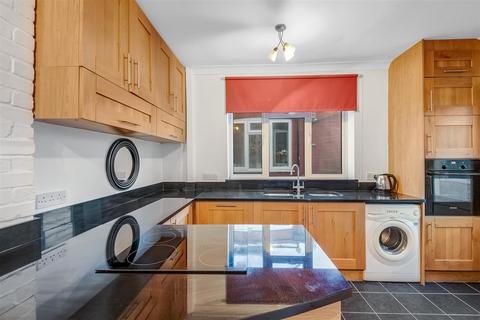 126 Central Avenue, Hounslow, TW3 2RJ