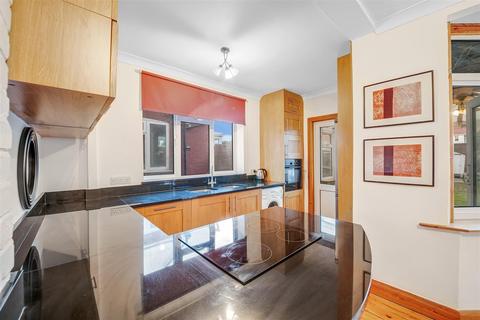 126 Central Avenue, Hounslow, TW3 2RJ