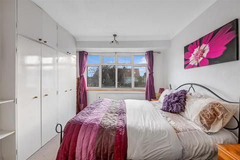 126 Central Avenue, Hounslow, TW3 2RJ