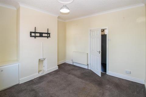 2 bedroom terraced house for sale, Ouchthorpe Lane, Wakefield WF1