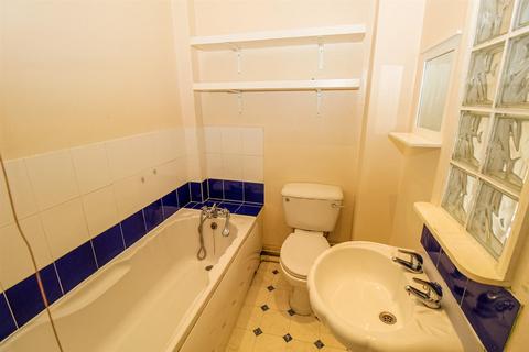 2 bedroom terraced house for sale, Ouchthorpe Lane, Wakefield WF1