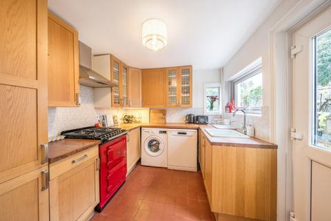 11 Mount Pleasant, Farnham, GU9 7AA