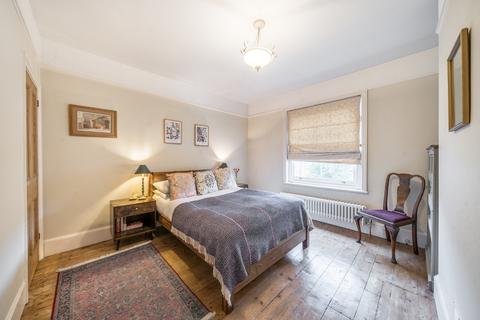 11 Mount Pleasant, Farnham, GU9 7AA