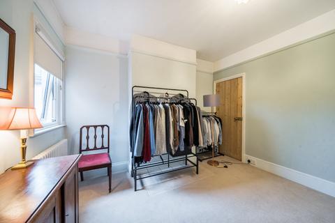 11 Mount Pleasant, Farnham, GU9 7AA