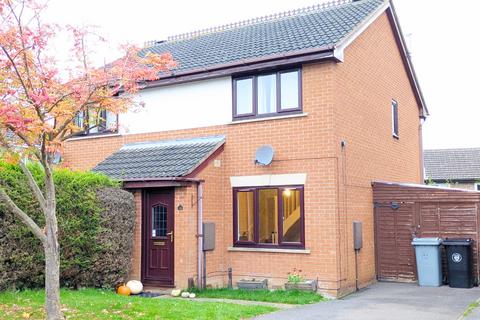 2 bedroom semi-detached house to rent, Regency Gardens, Grantham, NG31