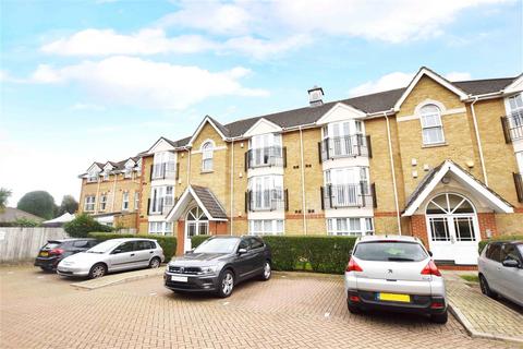 2 bedroom apartment to rent, Draper Close, Isleworth