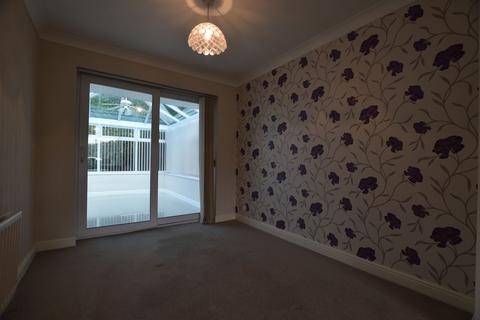 3 bedroom detached bungalow to rent, Beardwood Park, Blackburn, BB2