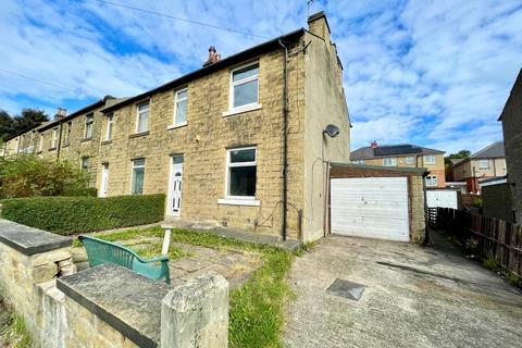 3 bedroom end of terrace house to rent, Larch Road, Huddersfield