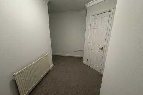 2 bedroom flat to rent,  Wester Cleddens Road, Glasgow G64