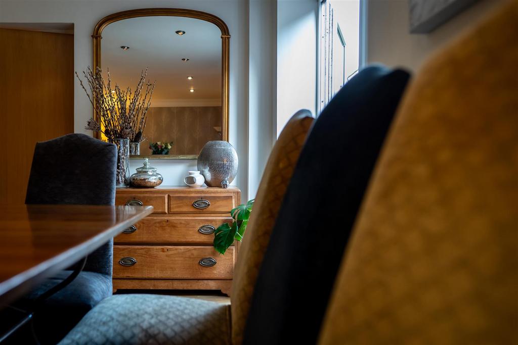 Dining Area &amp; Family Room