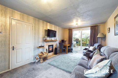 2 bedroom terraced house for sale, Warwick Road, Macclesfield SK11