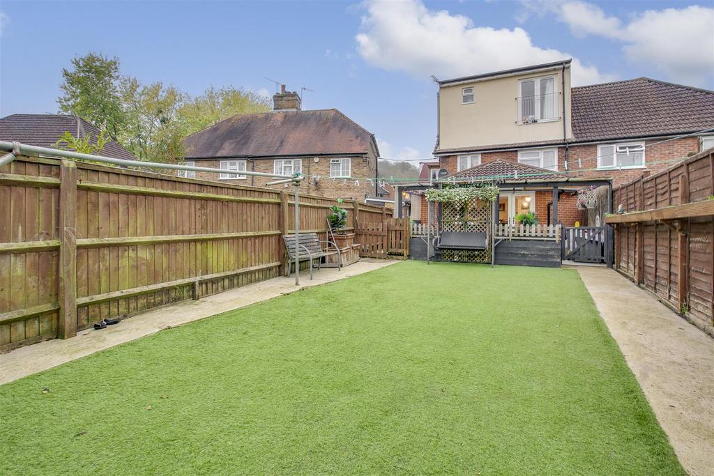 93 Beech Road, HP11 1 SW-14.jpg