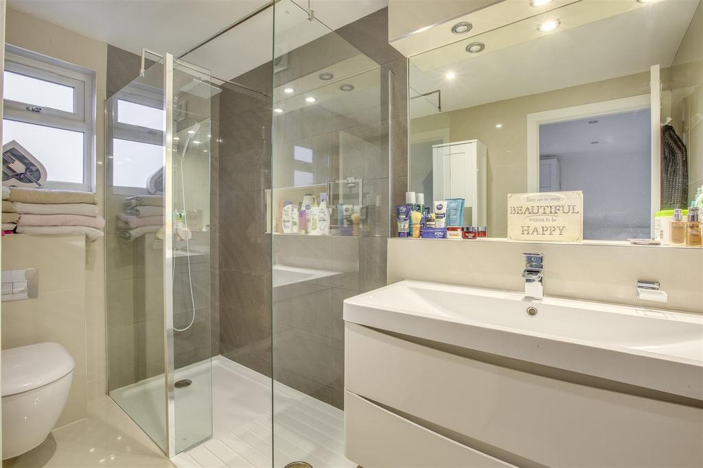 93 Beech Road, HP11 1 SW-2.jpg