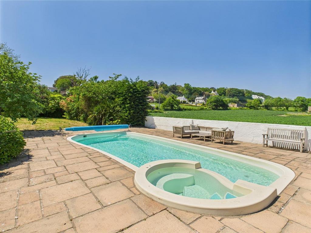 CAM04099 G0-PR0104-STILL001.jpg