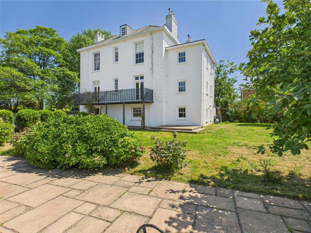 CAM04099 G0-PR0104-STILL006.jpg