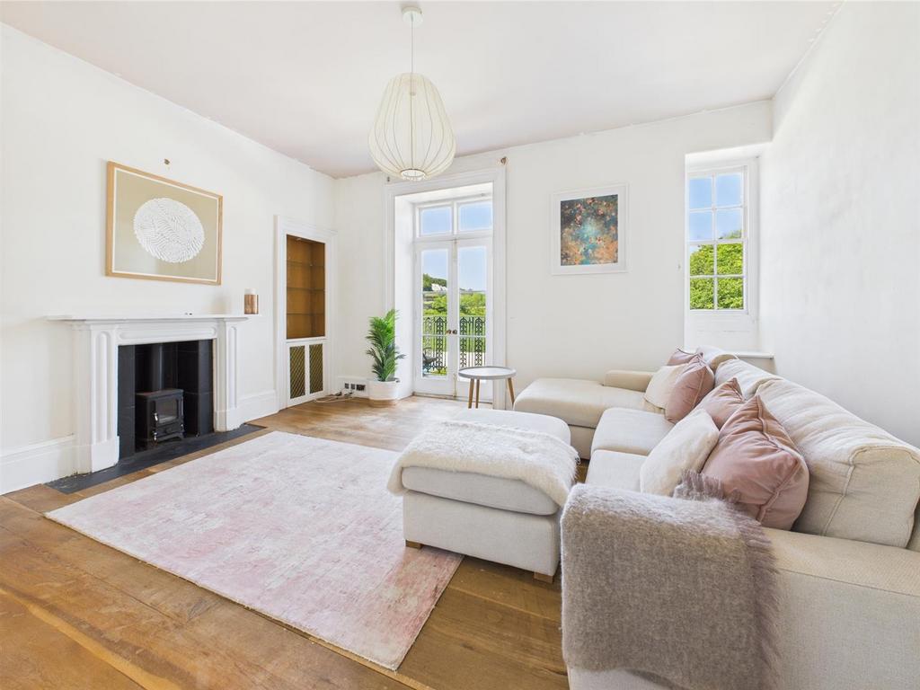 CAM04099 G0-PR0104-STILL019.jpg