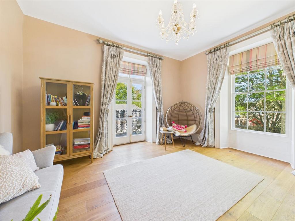 CAM04099 G0-PR0104-STILL018.jpg