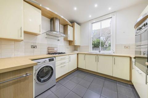 3 bedroom terraced house to rent, Brudenell Road, London SW17