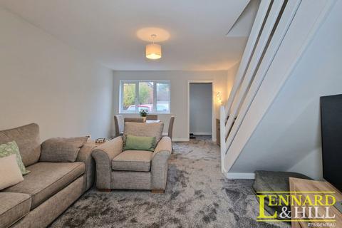 16 Comfrey Court, Grays, RM17 6TN