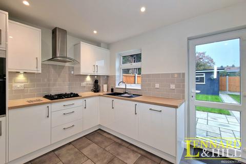 16 Comfrey Court, Grays, RM17 6TN