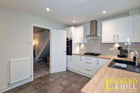 16 Comfrey Court, Grays, RM17 6TN
