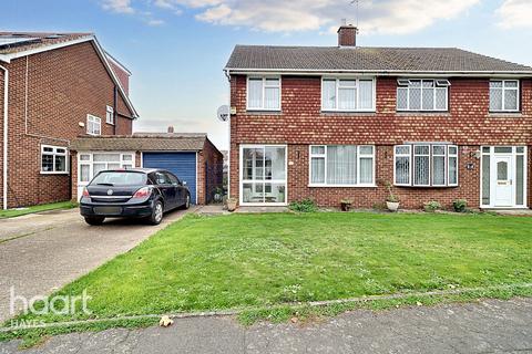 3 bedroom semi-detached house for sale, Langdale Drive, Hayes