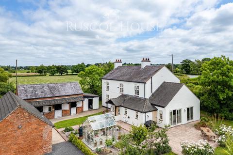 4 bedroom detached house for sale, The Chequer, Bronington, SY13