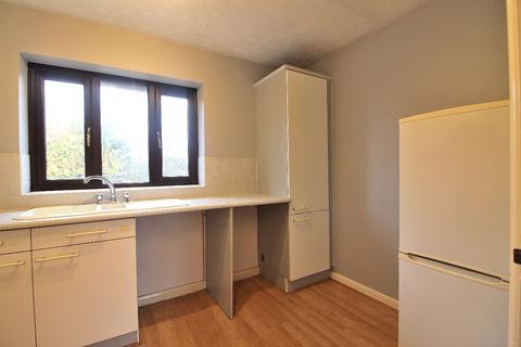 1 bedroom maisonette to rent, 16 Aldwych Close