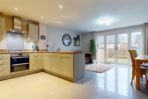 4 bedroom townhouse for sale, Barrosa Way, Whitehouse, Milton Keynes