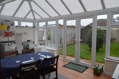 2 bedroom semi-detached bungalow for sale, Queens Crescent, Fareham PO14