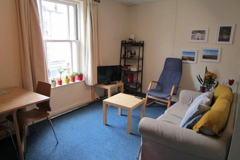 3 bedroom maisonette to rent, Portland Street, Bristol BS8