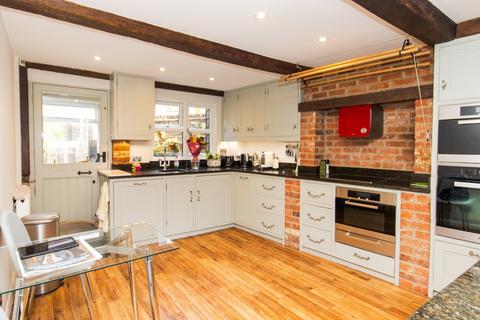 3 bedroom barn conversion to rent, Mill Hill, Alresford, Hampshire, SO24