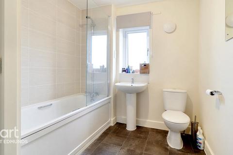 2 bedroom end of terrace house for sale, Myrtlewood Road, Bury St Edmunds