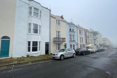 Studio to rent, Temple Street, Brighton, East Sussex