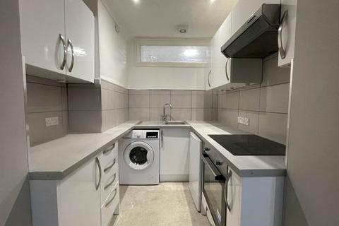 Studio to rent, Temple Street, Brighton, East Sussex