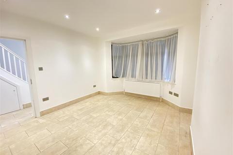 5 bedroom house to rent, Beautifully Renovated 5 Bedroom House in Edgware