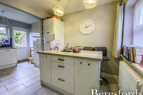 79 Cornwall Road, Pilgrims Hatch, Brentwood, CM15 9LU
