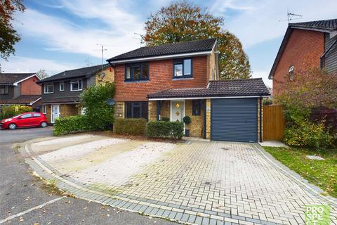 4 bedroom detached house for sale, Nightingale Close, Farnborough, Hampshire, GU14