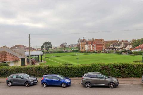 2 bedroom apartment for sale, Clacton on Sea CO15