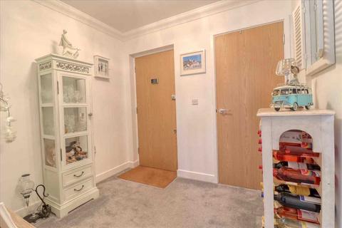 2 bedroom apartment for sale, Clacton on Sea CO15