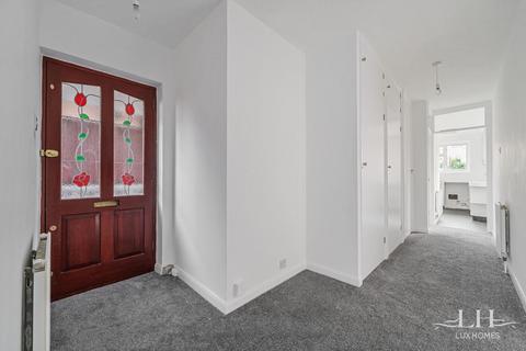 2 bedroom maisonette for sale, Woodside Close, Rainham