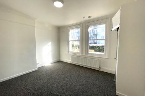 Studio to rent, York Avenue, Hove, East Sussex