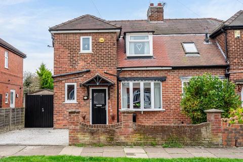 3 bedroom semi-detached house for sale, Penyghent Avenue, York