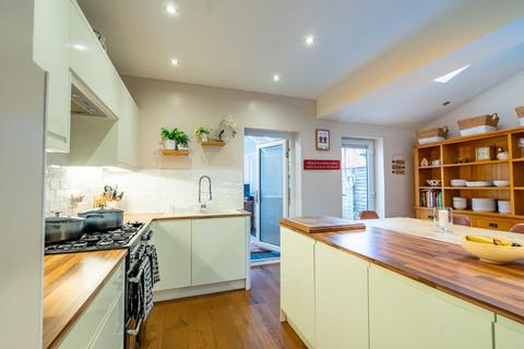 3 bedroom semi-detached house for sale, Penyghent Avenue, York